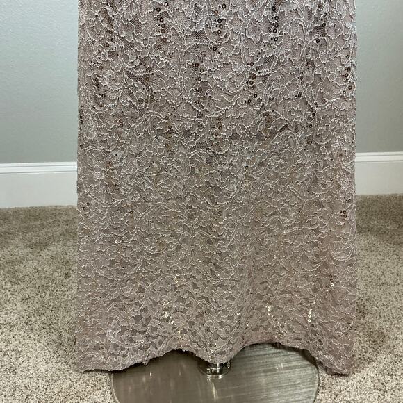 Vince Camuto Sequin Lace Off the Shoulder Evening Gown Gold Size 6 Formal Dress - Picture 9 of 13